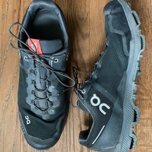 On Cloud mens waterproof running shoes